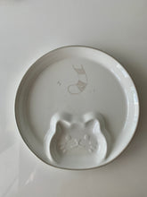 Load image into Gallery viewer, Cute Kitty Sauce Grid Plate, Ceramic
